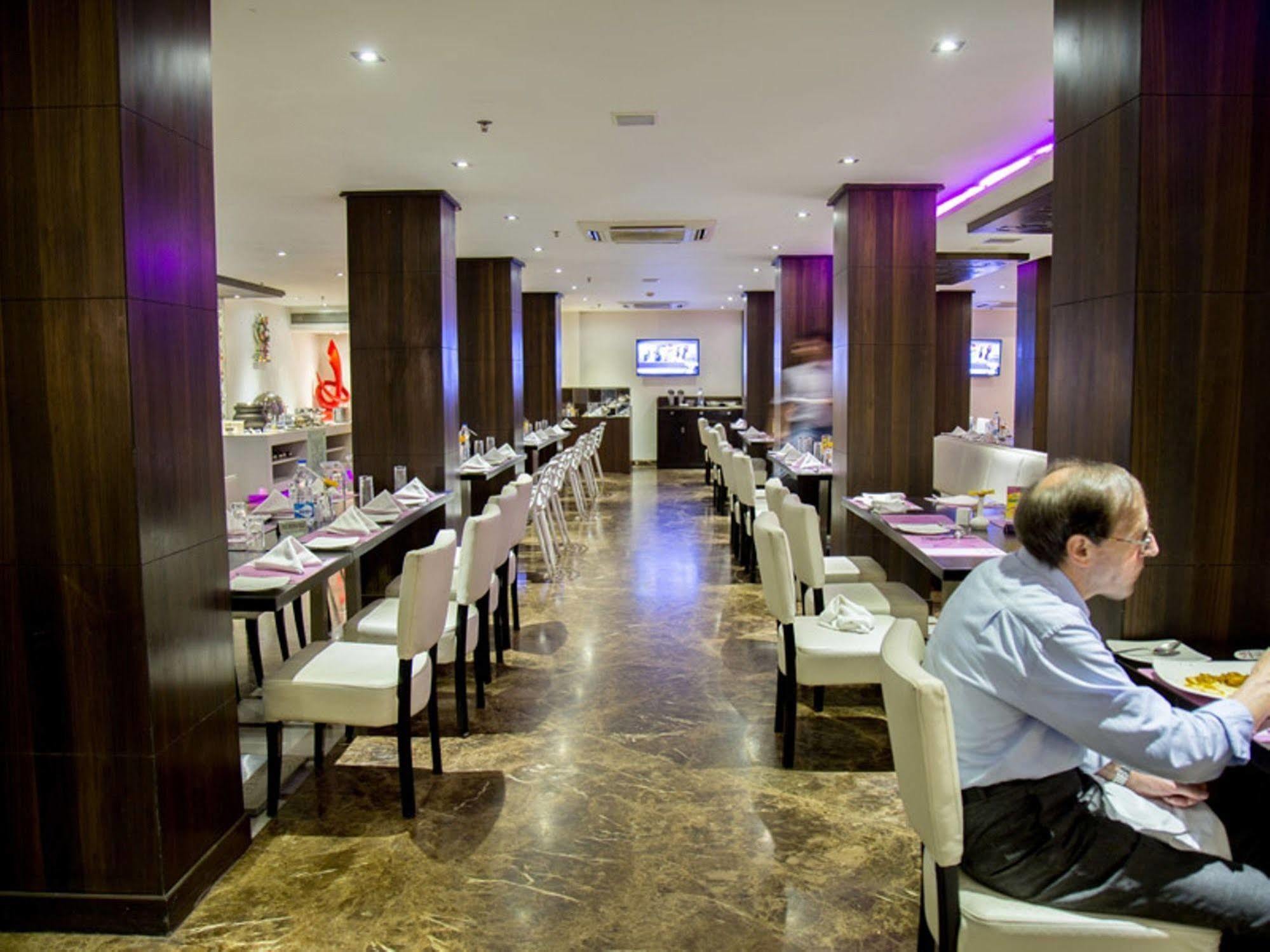 Regenta Central Harimangala Bharuch Exterior foto