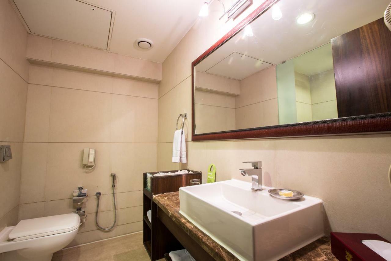 Regenta Central Harimangala Bharuch Exterior foto