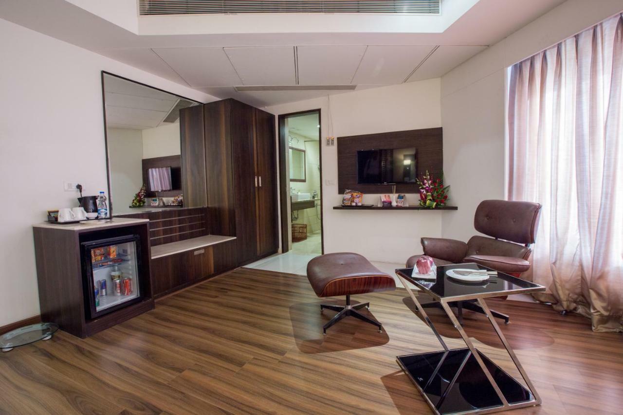Regenta Central Harimangala Bharuch Exterior foto